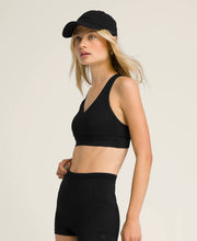 Wilson Women On-Point Cross Back Bra Black Medium Support Sports Bra